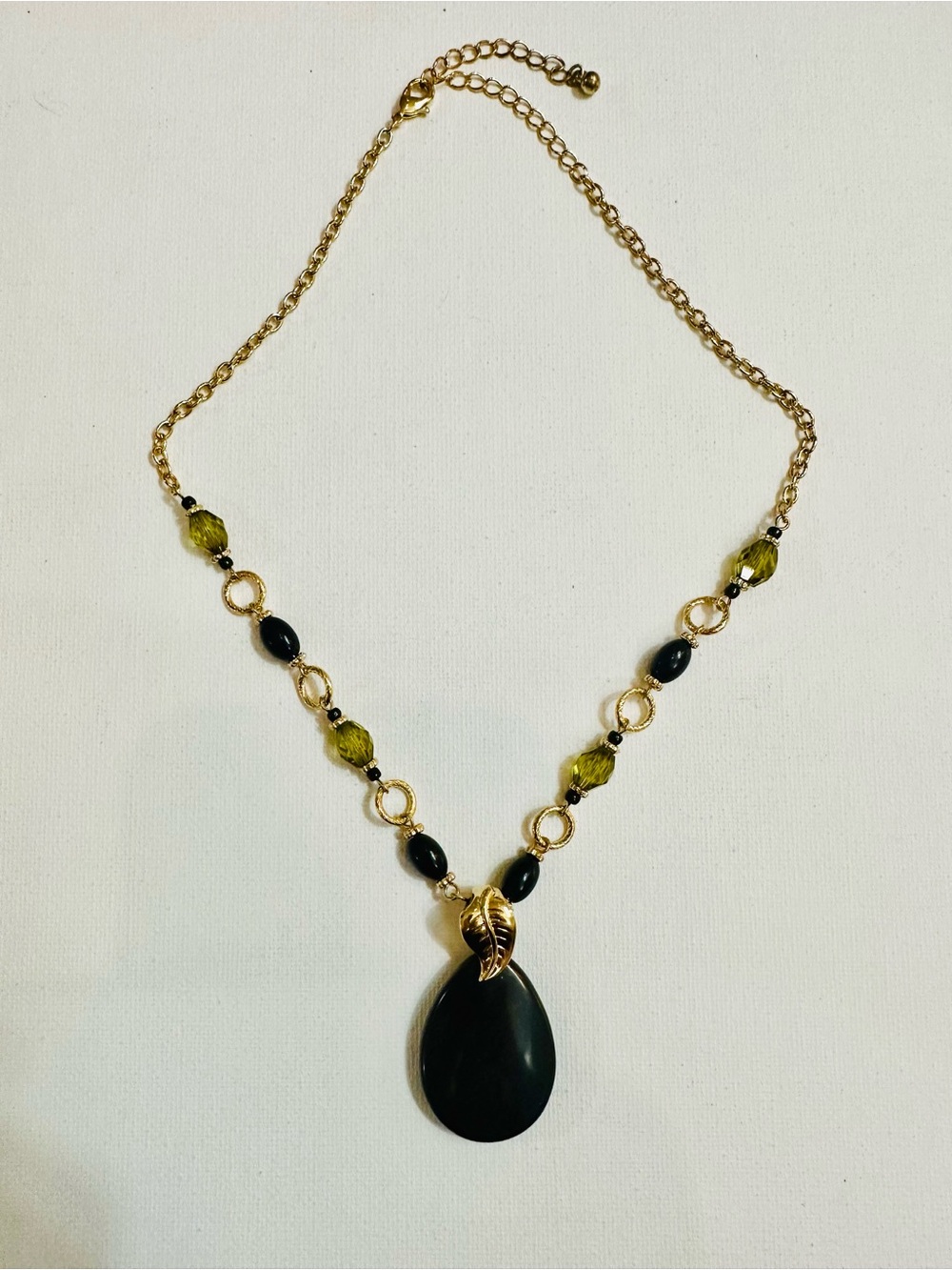 NWOT Black Olive Green Gold Tone Statement Pendant Necklace - Picture 3 of 3